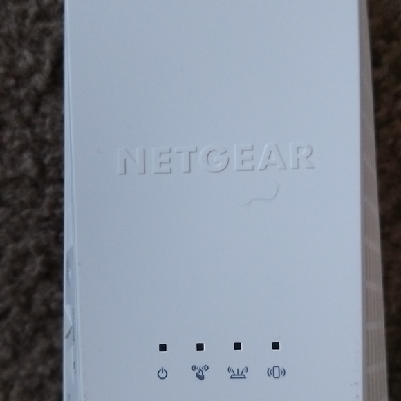 Netgear Wi-Fi extender - Picture 2 of 5